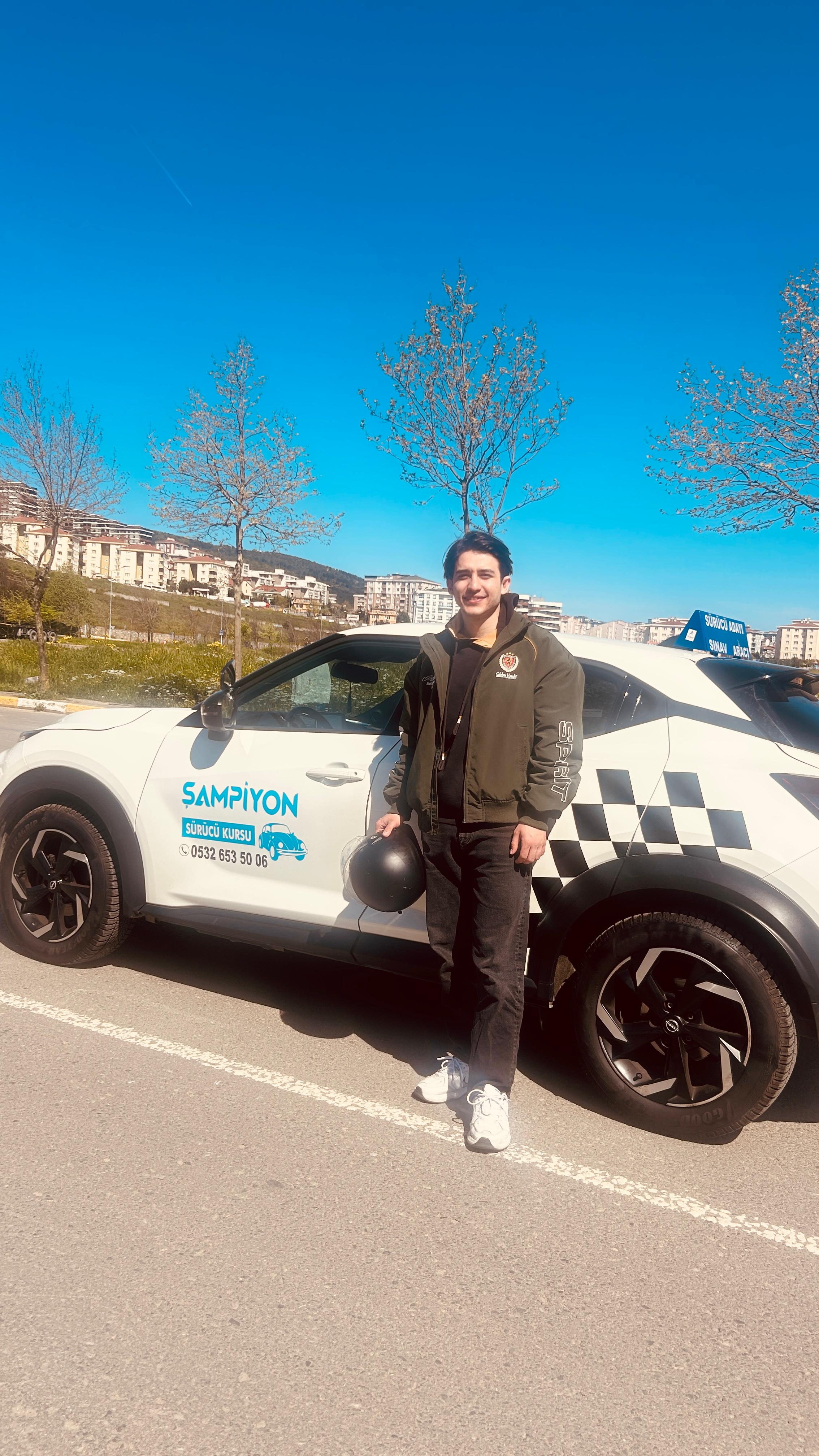 Mutlu Öğrenci 3